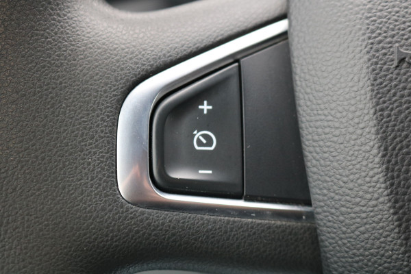 Renault Master 2.3 dCi 135pk L2 H2 Work Edition Airco Navigatie Camera