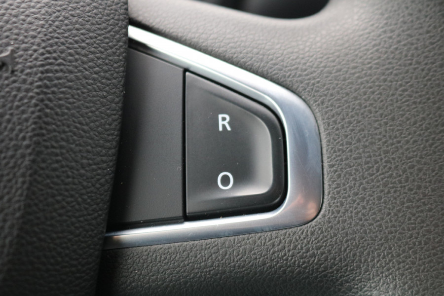 Renault Master 2.3 dCi 135pk L2 H2 Work Edition Airco Navigatie Camera