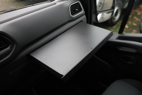 Renault Master 2.3 dCi 135pk L2 H2 Work Edition Airco Navigatie Camera