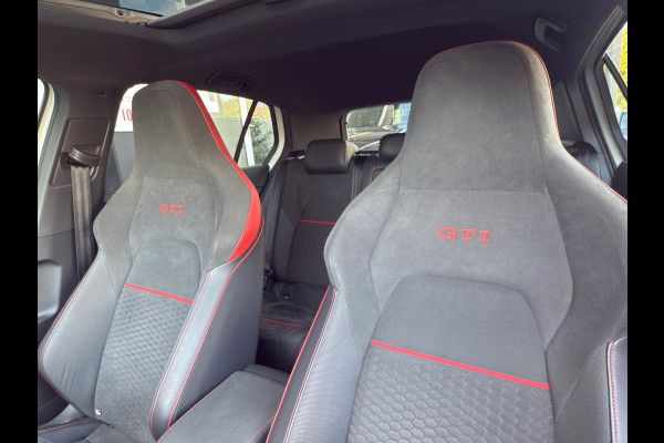 Volkswagen Golf 2.0 TSI GTI Clubsport 45 jahre Akrapovic Nurburgring Harman - Parelmoer wit