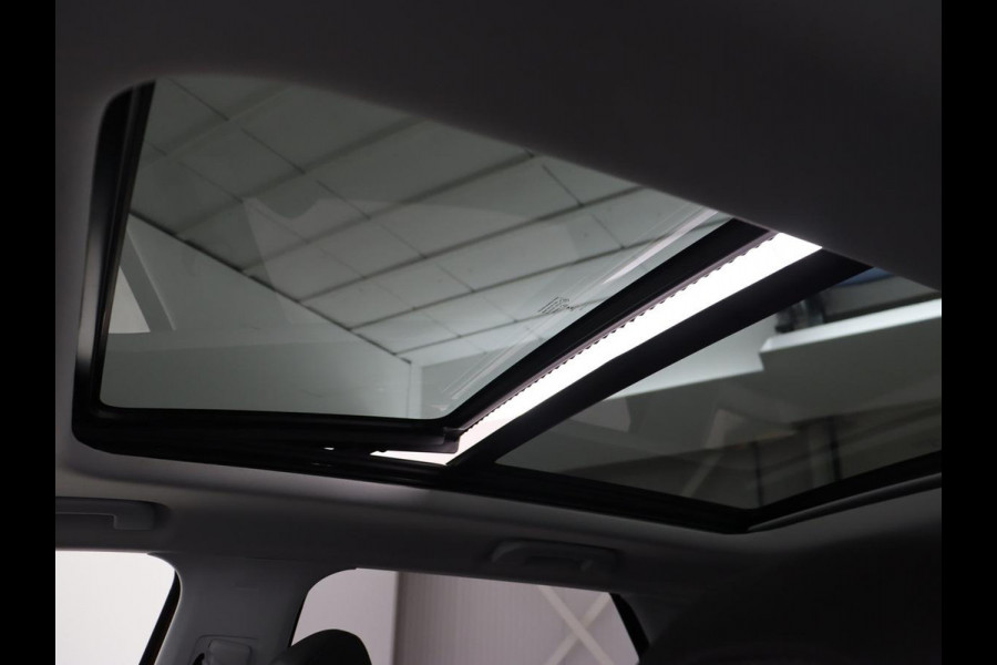 Peugeot 3008 1.6 HYbrid 225 Allure | Panoramadak | Stoelverwarming | Camera | Carplay | Memory | Full LED | Navigatie | Massage | Half leder | PHEV | Plug In