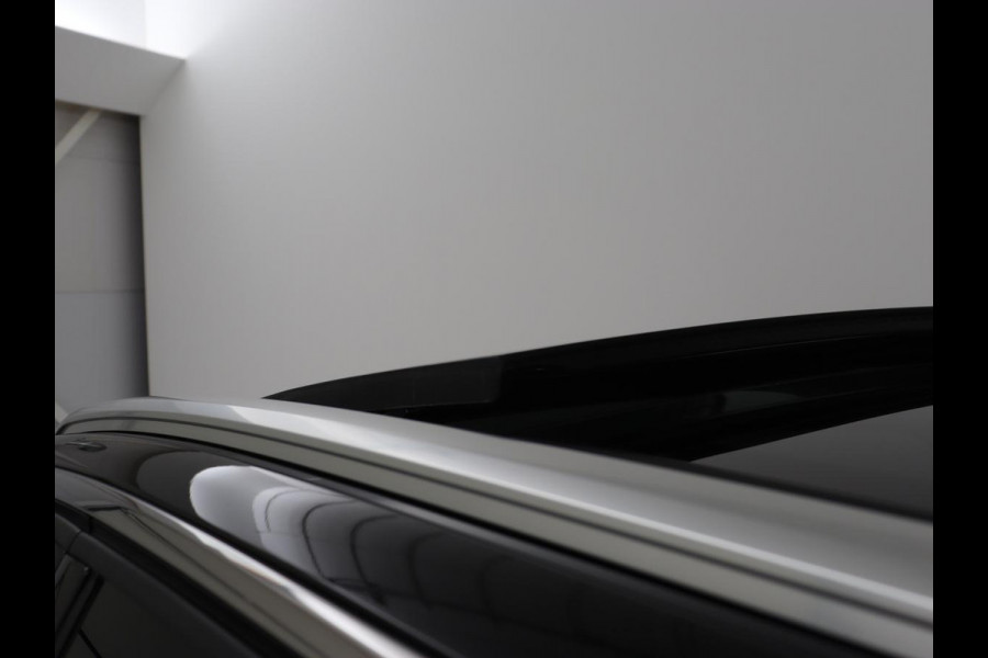 Peugeot 3008 1.6 HYbrid 225 Allure | Panoramadak | Stoelverwarming | Camera | Carplay | Memory | Full LED | Navigatie | Massage | Half leder | PHEV | Plug In