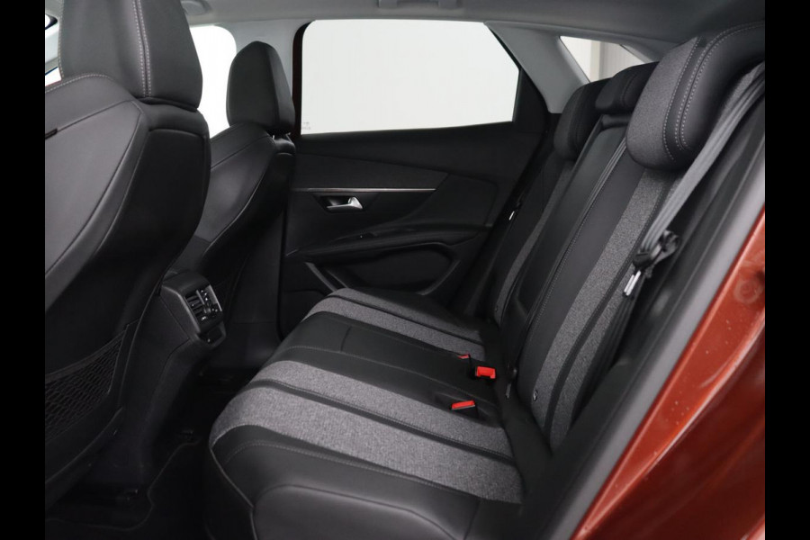 Peugeot 3008 1.6 HYbrid 225 Allure | Panoramadak | Stoelverwarming | Camera | Carplay | Memory | Full LED | Navigatie | Massage | Half leder | PHEV | Plug In