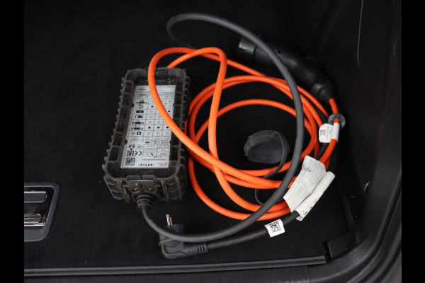 Peugeot 3008 1.6 HYbrid 225 Allure | Panoramadak | Stoelverwarming | Camera | Carplay | Memory | Full LED | Navigatie | Massage | Half leder | PHEV | Plug In