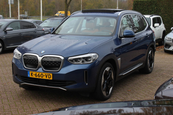 BMW iX3 Executive 80 kWh / SoH 95.5% / Panoramadak / Camera / Head-up / 20'' / Leder / Harman Kardon / Navigatie / Memory seats / Dodehoek / DAB / Stoelverwarming / Cruise Control Adaptief