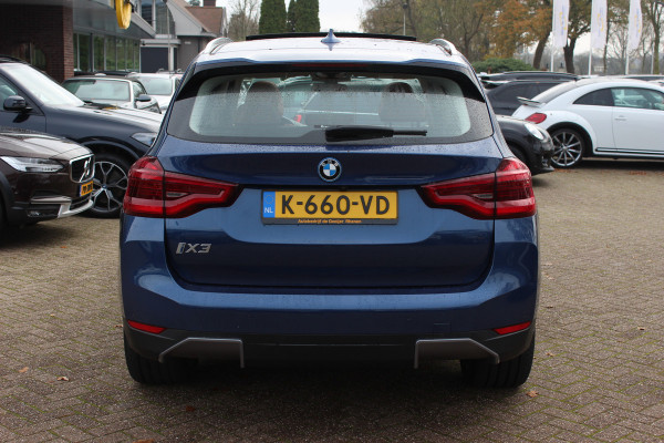 BMW iX3 Executive 80 kWh / SoH 95.5% / Panoramadak / Camera / Head-up / 20'' / Leder / Harman Kardon / Navigatie / Memory seats / Dodehoek / DAB / Stoelverwarming / Cruise Control Adaptief