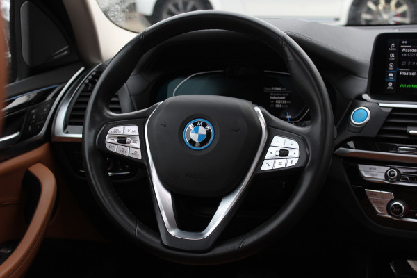 BMW iX3 Executive 80 kWh / SoH 95.5% / Panoramadak / Camera / Head-up / 20'' / Leder / Harman Kardon / Navigatie / Memory seats / Dodehoek / DAB / Stoelverwarming / Cruise Control Adaptief