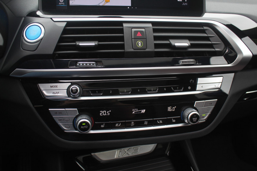 BMW iX3 Executive 80 kWh / SoH 95.5% / Panoramadak / Camera / Head-up / 20'' / Leder / Harman Kardon / Navigatie / Memory seats / Dodehoek / DAB / Stoelverwarming / Cruise Control Adaptief