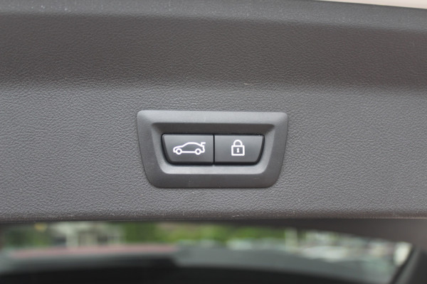 BMW iX3 Executive 80 kWh / SoH 95.5% / Panoramadak / Camera / Head-up / 20'' / Leder / Harman Kardon / Navigatie / Memory seats / Dodehoek / DAB / Stoelverwarming / Cruise Control Adaptief