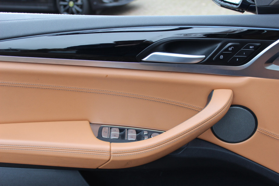 BMW iX3 Executive 80 kWh / SoH 95.5% / Panoramadak / Camera / Head-up / 20'' / Leder / Harman Kardon / Navigatie / Memory seats / Dodehoek / DAB / Stoelverwarming / Cruise Control Adaptief