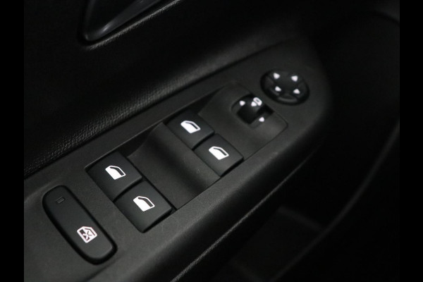 Opel CORSA-E Elegance 50 kWh | Stoelverwarming | Carplay | Navigatie | Stuurverwarming | Parkeerhulp | Climate control | Full LED | Keyless | 17'' lichtmetalen velgen