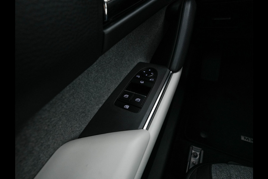 Mazda MX-30 e-SkyActiv EV 145 Advantage 36 kWh ( Fase-3 ) {SOH-100%} Aut. *HEAD-UP | ADAPTIVE-CRUISE | BLIND-SPOT | FULL-LED | HEATED-COMFORTSEATS | CAMERA | KEYLESS | DAB+ | DIGI-COCKPIT | SHIFT-PADDLES | NAVI-FULLMAP | ECC | PRIVACY-GLASS | PDC | 18''ALU*