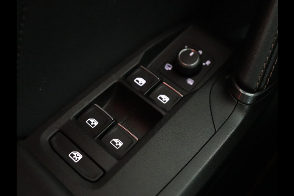 CUPRA Formentor 1.4 e-Hybrid VZ | 245pk | Stoelverwarming | Carplay | Camera | Adaptive cruise | Navigatie | Keyless | Memory | Sfeerverlichting | Full LED | 19'' | PHEV | Plug In