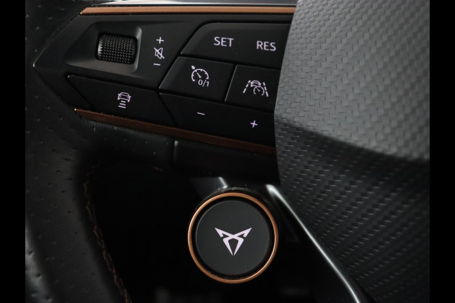 CUPRA Formentor 1.4 e-Hybrid VZ | 245pk | Stoelverwarming | Carplay | Camera | Adaptive cruise | Navigatie | Keyless | Memory | Sfeerverlichting | Full LED | 19'' | PHEV | Plug In