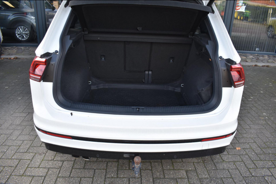 Volkswagen Tiguan 1.5 TSI ACT Highline | R-LINE | BLACK STYLE | TREKHAAK | VIRTUAL | STOELVERWARMING | NAP | DEALER ONDERHOUDEN