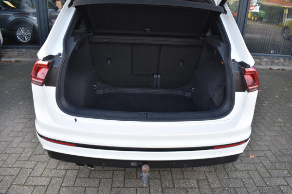 Volkswagen Tiguan 1.5 TSI ACT Highline | R-LINE | BLACK STYLE | TREKHAAK | VIRTUAL | STOELVERWARMING | NAP | DEALER ONDERHOUDEN