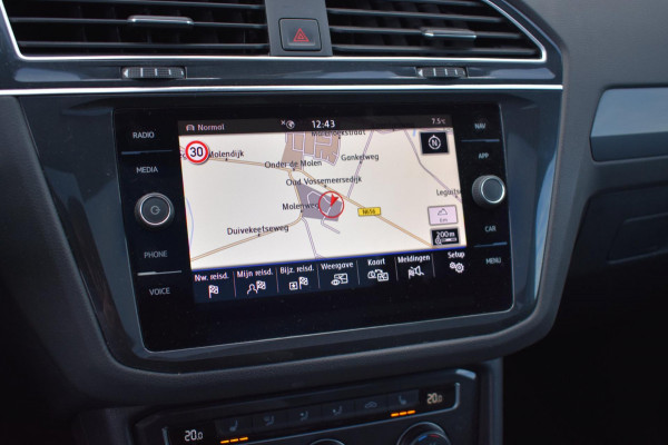 Volkswagen Tiguan 1.5 TSI ACT Highline | R-LINE | BLACK STYLE | TREKHAAK | VIRTUAL | STOELVERWARMING | NAP | DEALER ONDERHOUDEN