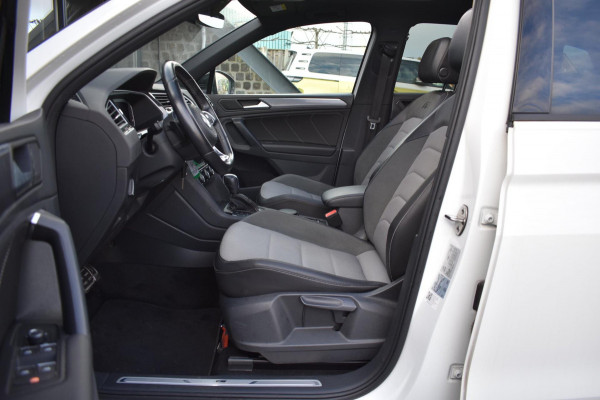 Volkswagen Tiguan 1.5 TSI ACT Highline | R-LINE | BLACK STYLE | TREKHAAK | VIRTUAL | STOELVERWARMING | NAP | DEALER ONDERHOUDEN