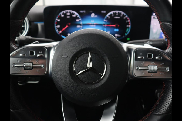 Mercedes-Benz A-Klasse 250e AMG Limited | Carplay | Stoelverwarming | Leder/Alcantara | Widescreen | Sfeerverlichting | Navigatie | Camera | Full LED | Park Assist | PHEV | Plug In