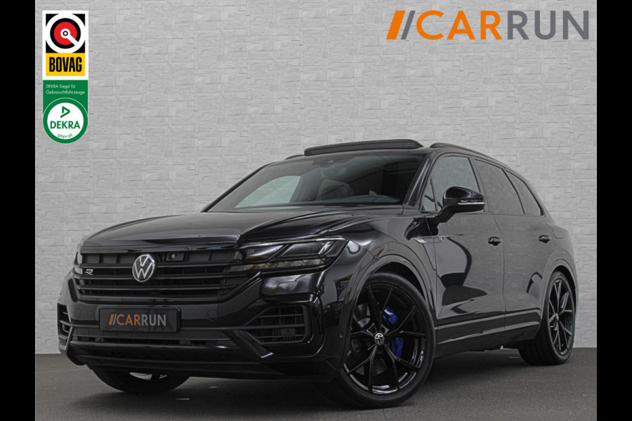 Volkswagen Touareg R 3.0 TSI 462PK E-Hybrid | Luchtvering | Puglia Leder | Panorama | ACC | Trekhaak | 22'' | Stoelventilatie | Nachtzicht | Head-Up | Standkachel | Ergo-Comfort | Sfeerverlichting | 4-Zone Clima | Stuurverwarming | Black-Optic | Dodehoek | Lane-Assist | Carplay | Draadloos Laden | BOVAG Garantie |