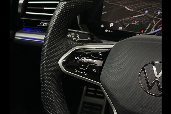 Volkswagen Touareg R 3.0 TSI 462PK E-Hybrid | Luchtvering | Puglia Leder | Panorama | ACC | Trekhaak | 22'' | Stoelventilatie | Nachtzicht | Head-Up | Standkachel | Ergo-Comfort | Sfeerverlichting | 4-Zone Clima | Stuurverwarming | Black-Optic | Dodehoek | Lane-Assist | Carplay | Draadloos Laden | BOVAG Garantie |