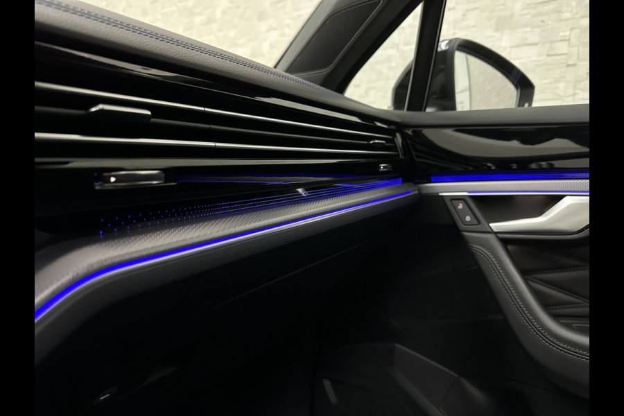 Volkswagen Touareg R 3.0 TSI 462PK E-Hybrid | Luchtvering | Puglia Leder | Panorama | ACC | Trekhaak | 22'' | Stoelventilatie | Nachtzicht | Head-Up | Standkachel | Ergo-Comfort | Sfeerverlichting | 4-Zone Clima | Stuurverwarming | Black-Optic | Dodehoek | Lane-Assist | Carplay | Draadloos Laden | BOVAG Garantie |