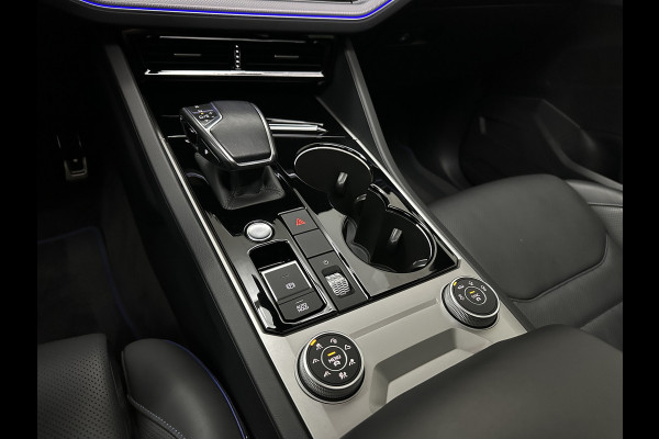 Volkswagen Touareg R 3.0 TSI 462PK E-Hybrid | Luchtvering | Puglia Leder | Panorama | ACC | Trekhaak | 22'' | Stoelventilatie | Nachtzicht | Head-Up | Standkachel | Ergo-Comfort | Sfeerverlichting | 4-Zone Clima | Stuurverwarming | Black-Optic | Dodehoek | Lane-Assist | Carplay | Draadloos Laden | BOVAG Garantie |