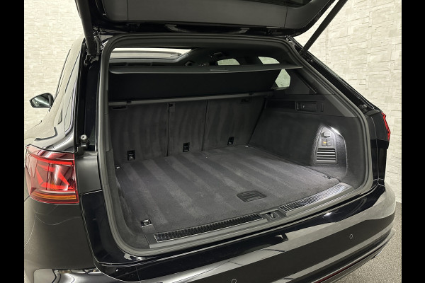 Volkswagen Touareg R 3.0 TSI 462PK E-Hybrid | Luchtvering | Puglia Leder | Panorama | ACC | Trekhaak | 22'' | Stoelventilatie | Nachtzicht | Head-Up | Standkachel | Ergo-Comfort | Sfeerverlichting | 4-Zone Clima | Stuurverwarming | Black-Optic | Dodehoek | Lane-Assist | Carplay | Draadloos Laden | BOVAG Garantie |