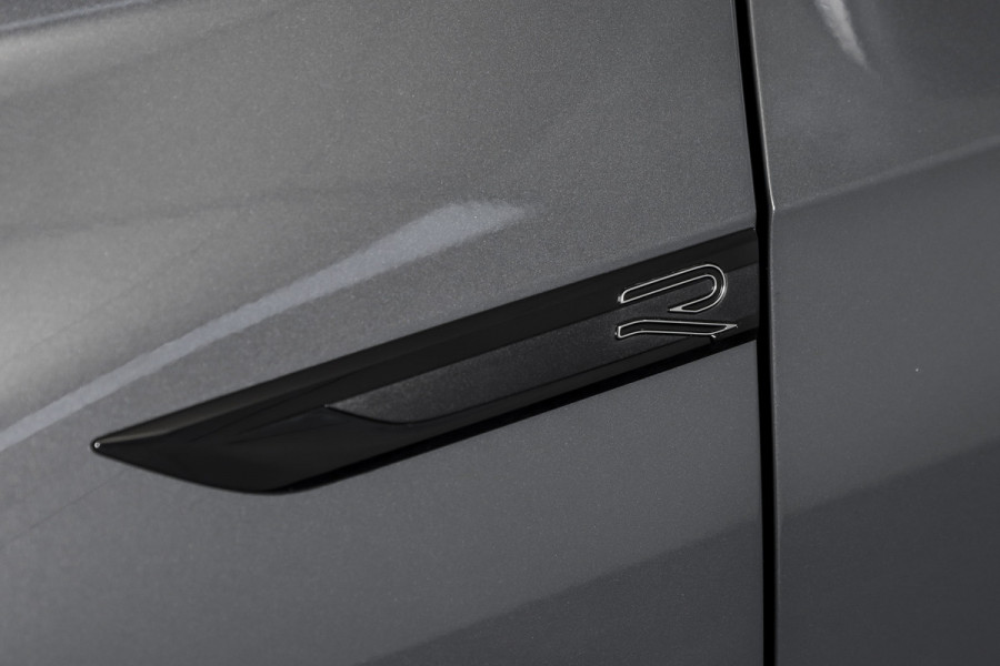 Volkswagen Golf Variant 1.5 eTSI 150 PK R-Line - Automaat | S/K- Panodak | Dig. Cockpit | Adapt. Cruise | PDC | Camera | NAV + App. Connect | ECC | Afn. Trekhaak | LM 18" |