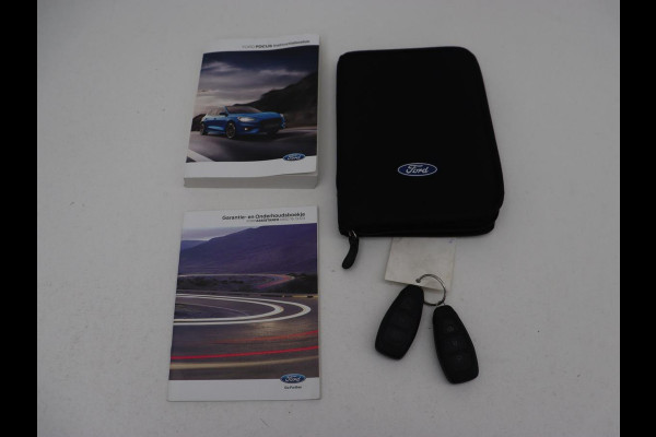 Ford Focus 1.0 EcoBoost Active | Panoramadak | Trekhaak | Stoel & stuurverwarming | B&O Sound | Carplay | Navigatie | Full LED | Keyless | Comfortstoelen | Climate control | Parkeerhulp