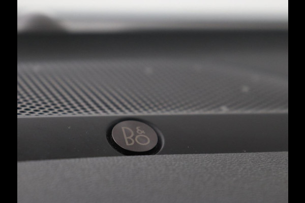 Ford Focus 1.0 EcoBoost Active | Panoramadak | Trekhaak | Stoel & stuurverwarming | B&O Sound | Carplay | Navigatie | Full LED | Keyless | Comfortstoelen | Climate control | Parkeerhulp