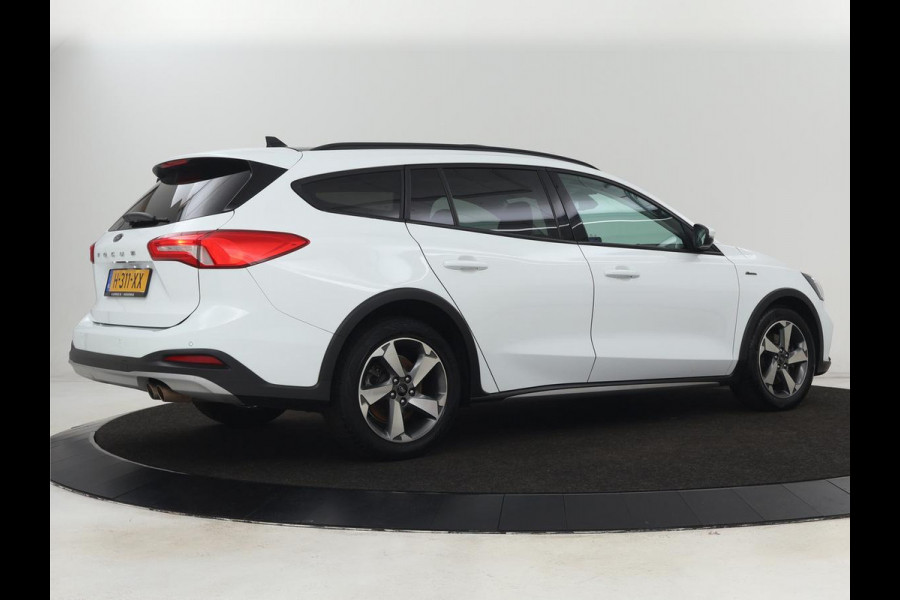 Ford Focus 1.0 EcoBoost Active | Panoramadak | Trekhaak | Stoel & stuurverwarming | B&O Sound | Carplay | Navigatie | Full LED | Keyless | Comfortstoelen | Climate control | Parkeerhulp