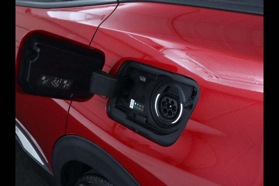 Peugeot 3008 1.6 HYbrid 225 Allure | Trekhaak | Camera | Half leder | Full LED | DAB | Parkeerhulp | Cruise control | Bluetooth | Climate control | PHEV | Plug In