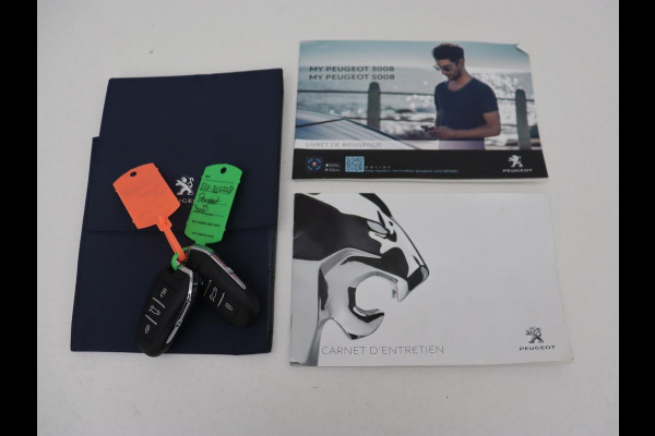 Peugeot 3008 1.6 HYbrid 225 Allure | Trekhaak | Camera | Half leder | Full LED | DAB | Parkeerhulp | Cruise control | Bluetooth | Climate control | PHEV | Plug In