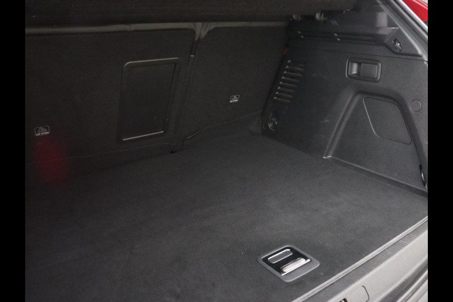 Peugeot 3008 1.6 HYbrid 225 Allure | Trekhaak | Camera | Half leder | Full LED | DAB | Parkeerhulp | Cruise control | Bluetooth | Climate control | PHEV | Plug In