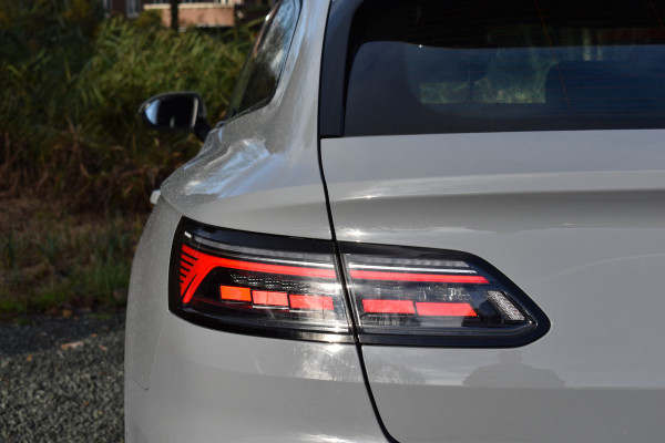 Volkswagen Arteon Shooting Brake eHYBRID 218PK DSG R-LINE BUSINESS+ VIRTUAL/CAMERA/VELOURS