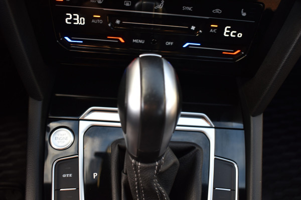 Volkswagen Arteon Shooting Brake eHYBRID 218PK DSG R-LINE BUSINESS+ VIRTUAL/CAMERA/VELOURS