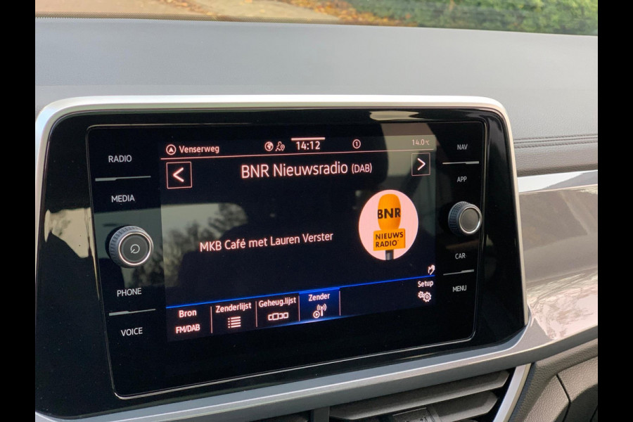 Volkswagen T-Roc 1.5 TSI Life Business AUTOMAAT PANO 17'' 2024 !