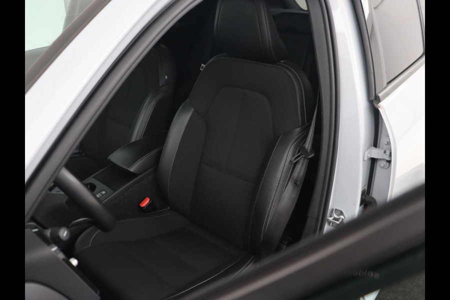 Volvo XC40 1.5 T5 Recharge Business Pro | Panoramadak | Adaptive cruise | Camera | Carplay | Half leder | Navigatie | Full LED | PHEV | Plug In