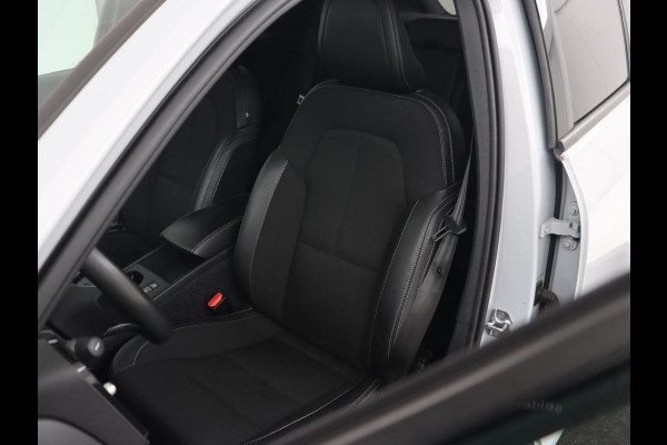 Volvo XC40 1.5 T5 Recharge Business Pro | Panoramadak | Adaptive cruise | Camera | Carplay | Half leder | Navigatie | Full LED | PHEV | Plug In