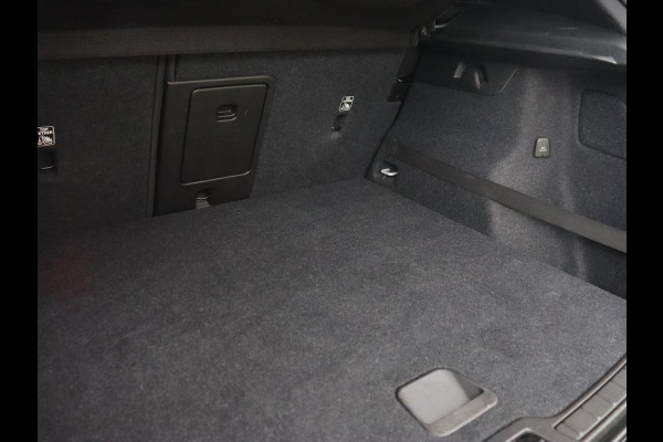 Volvo XC40 1.5 T5 Recharge Business Pro | Panoramadak | Adaptive cruise | Camera | Carplay | Half leder | Navigatie | Full LED | PHEV | Plug In