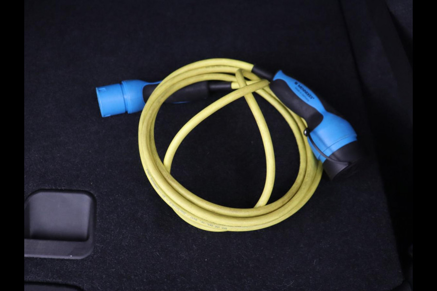 Volvo XC40 1.5 T5 Recharge Business Pro | Panoramadak | Adaptive cruise | Camera | Carplay | Half leder | Navigatie | Full LED | PHEV | Plug In