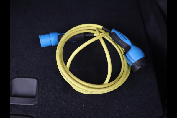 Volvo XC40 1.5 T5 Recharge Business Pro | Panoramadak | Adaptive cruise | Camera | Carplay | Half leder | Navigatie | Full LED | PHEV | Plug In