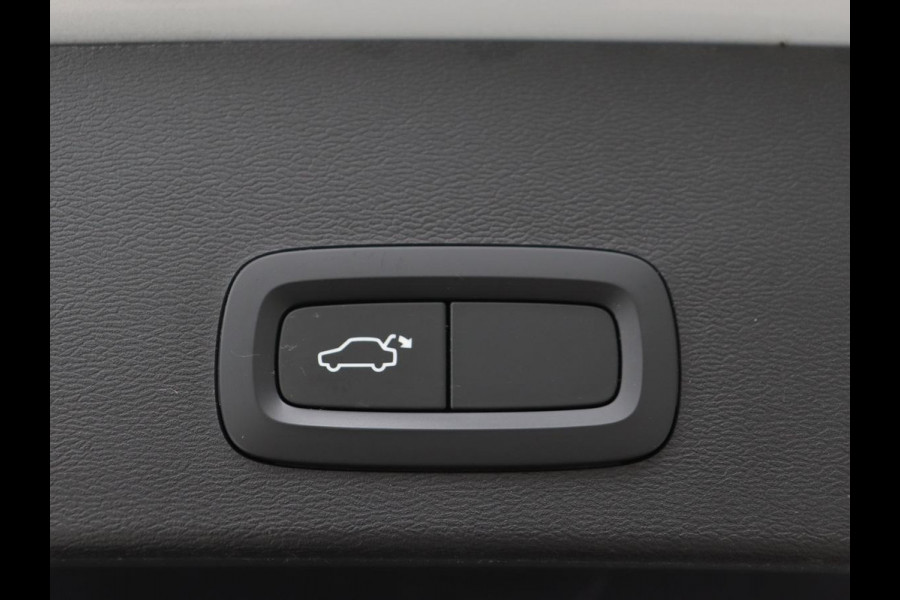 Volvo XC40 1.5 T5 Recharge Business Pro | Panoramadak | Adaptive cruise | Camera | Carplay | Half leder | Navigatie | Full LED | PHEV | Plug In