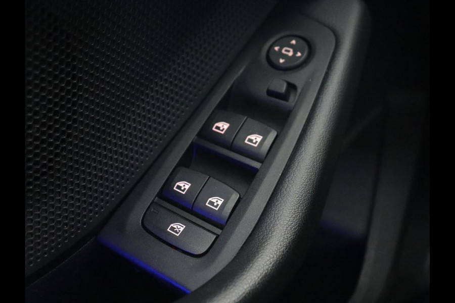 BMW 1-serie 118i Executive | Sport Line | Trekhaak | Sportstoelen | Carplay | Navigatie | Live Cockpit | Full LED | DAB | Climate control | Parkeerhulp | Sfeerverlichting