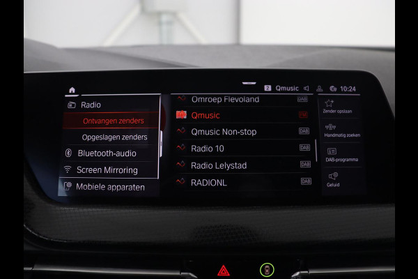 BMW 1-serie 118i Executive | Sport Line | Trekhaak | Sportstoelen | Carplay | Navigatie | Live Cockpit | Full LED | DAB | Climate control | Parkeerhulp | Sfeerverlichting