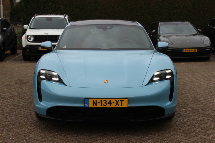 Porsche Taycan Performance 84 kWh / SoH 95.8% / 1Eign. / Panoramadak / 360Camera / Passenger Display / Head-up / Luchtvering / Sportchrono