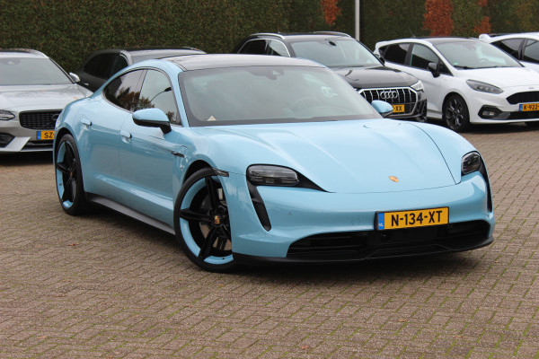 Porsche Taycan Performance 84 kWh / SoH 95.8% / 1Eign. / Panoramadak / 360Camera / Passenger Display / Head-up / Luchtvering / Sportchrono