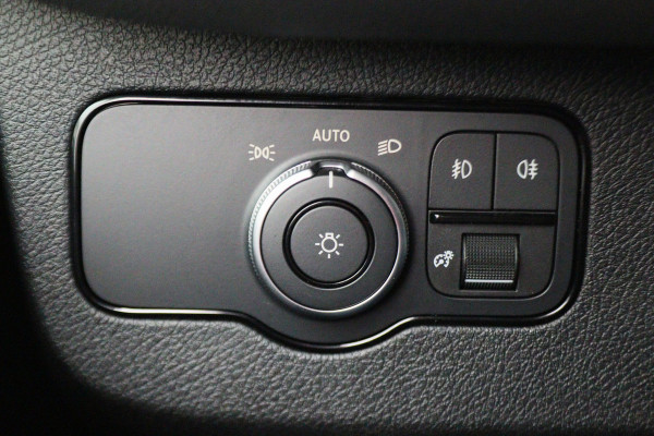 Mercedes-Benz Sprinter 315 CDI Automaat L2H2 FWD Leer, Apple Carplay, Camera, Cruise, LED, Imperiaal, Trekhaak, 16''