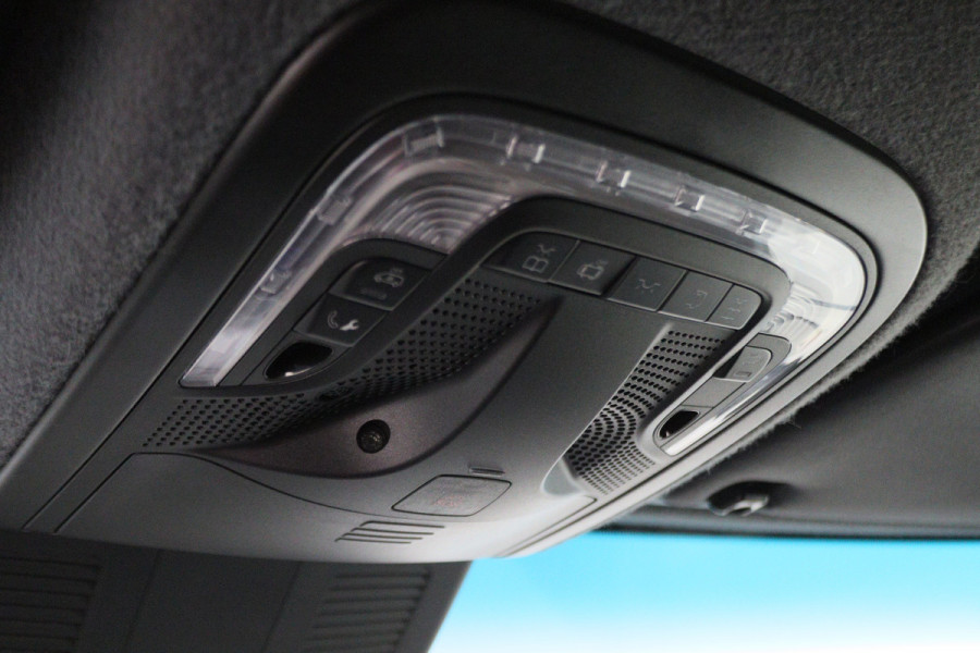 Mercedes-Benz Sprinter 315 CDI Automaat L2H2 FWD Leer, Apple Carplay, Camera, Cruise, LED, Imperiaal, Trekhaak, 16''